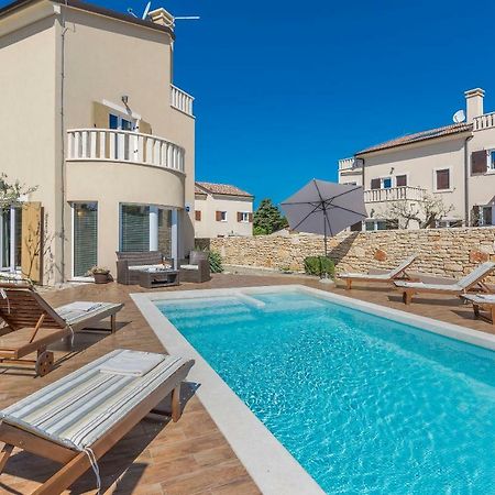 6-Bedroom Villa Chiara With Sea View Premantura Exterior foto