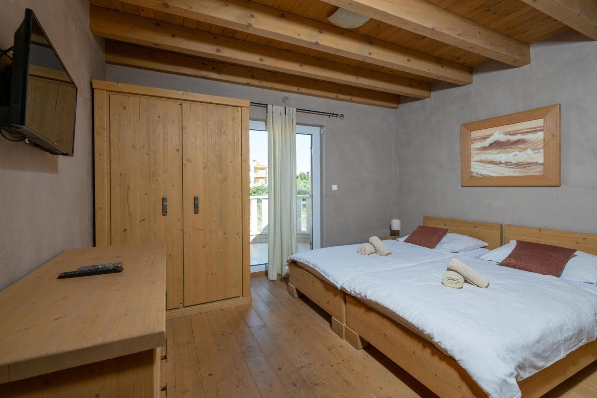 6-Bedroom Villa Chiara With Sea View Premantura Exterior foto