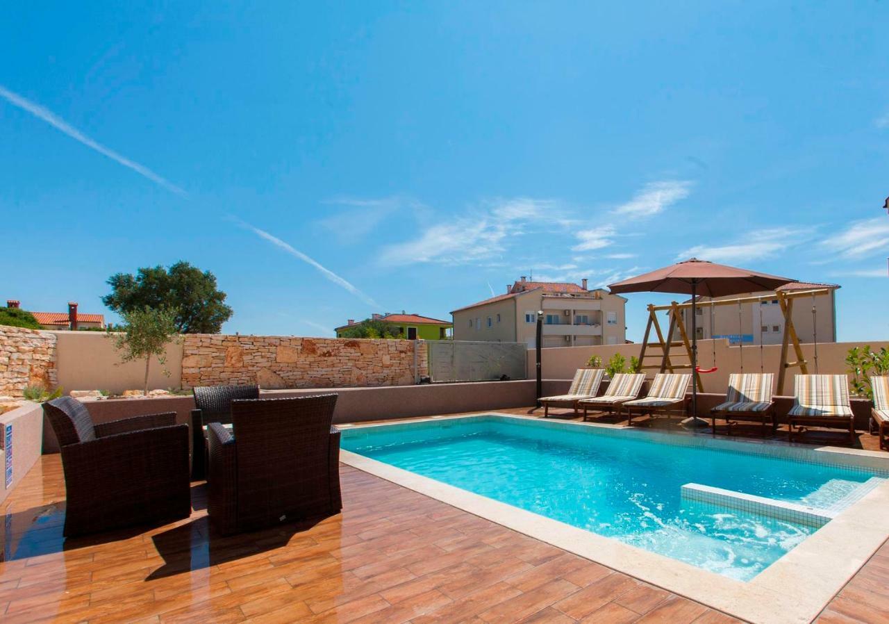 6-Bedroom Villa Chiara With Sea View Premantura Exterior foto