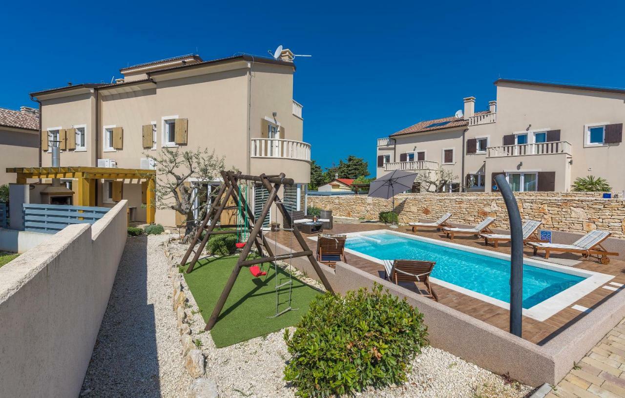 6-Bedroom Villa Chiara With Sea View Premantura Exterior foto