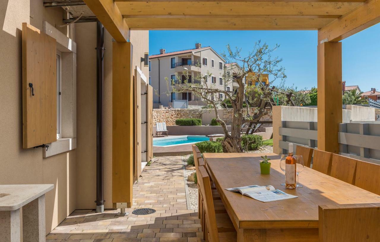 6-Bedroom Villa Chiara With Sea View Premantura Exterior foto